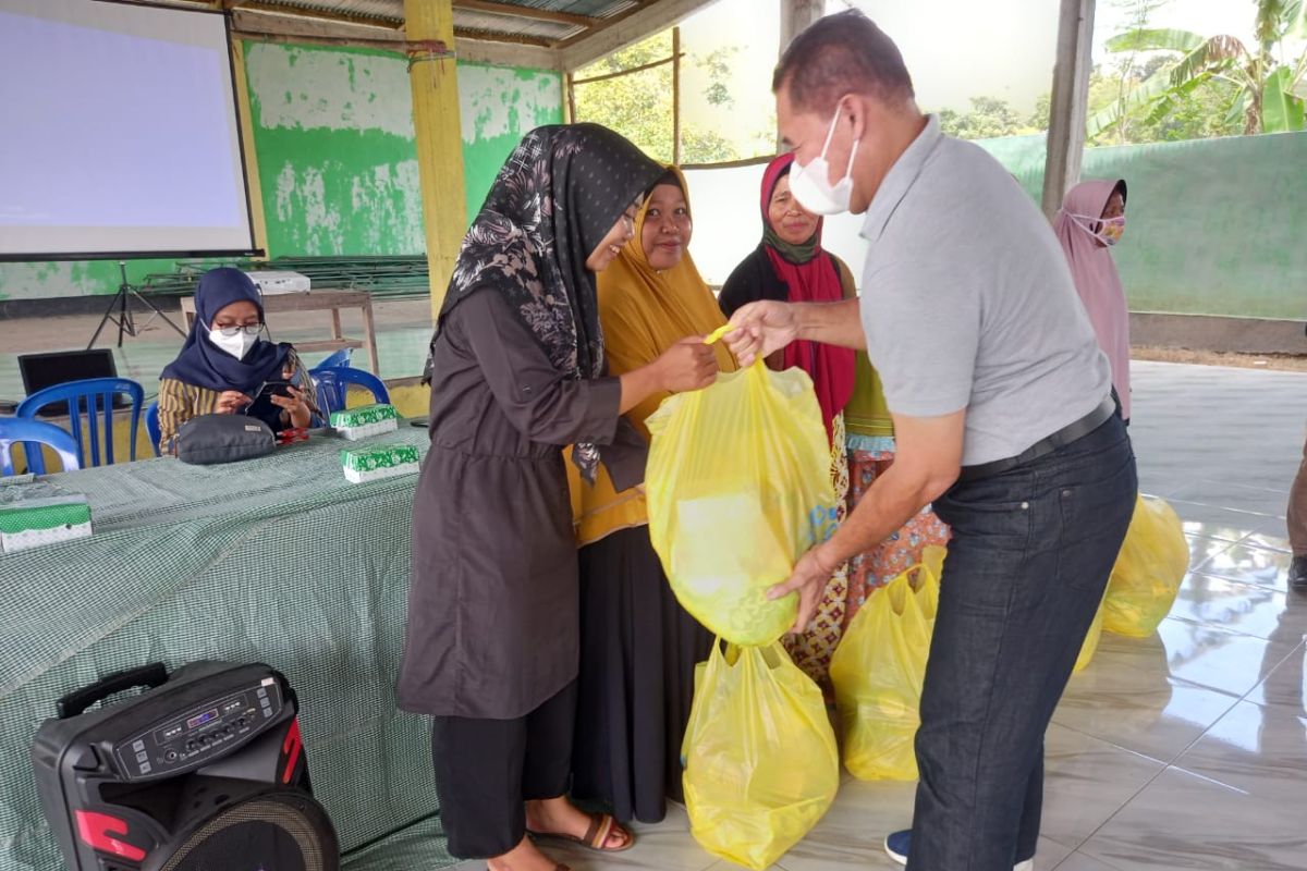 YBM PLN Sumbawa salurkan 250 paket sembako