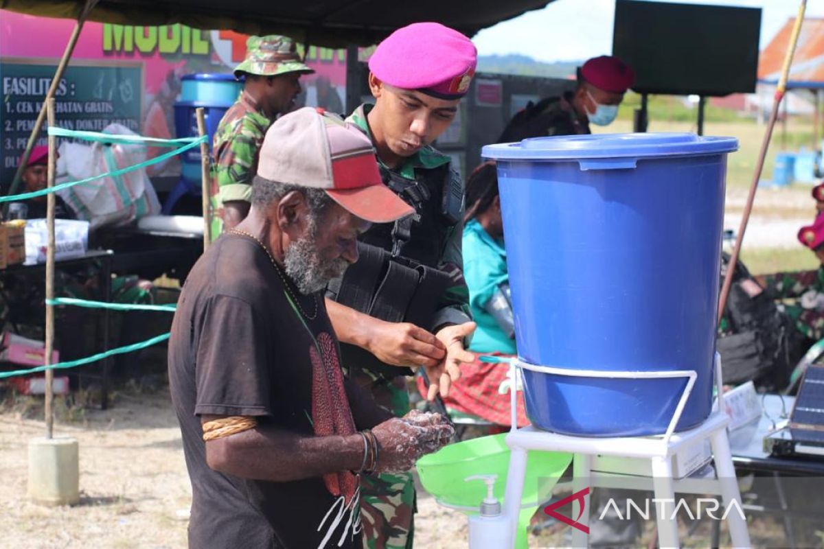 Korps Marinir gelar bakti sosial dan menjalin komunikasi sosial di Papua