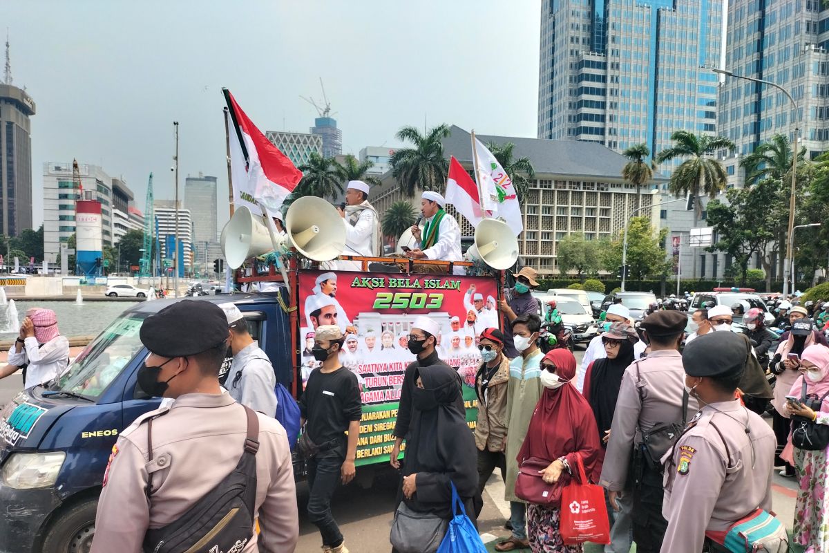 Massa PA 212 gelar aksi di Patung Kuda Jakarta Pusat