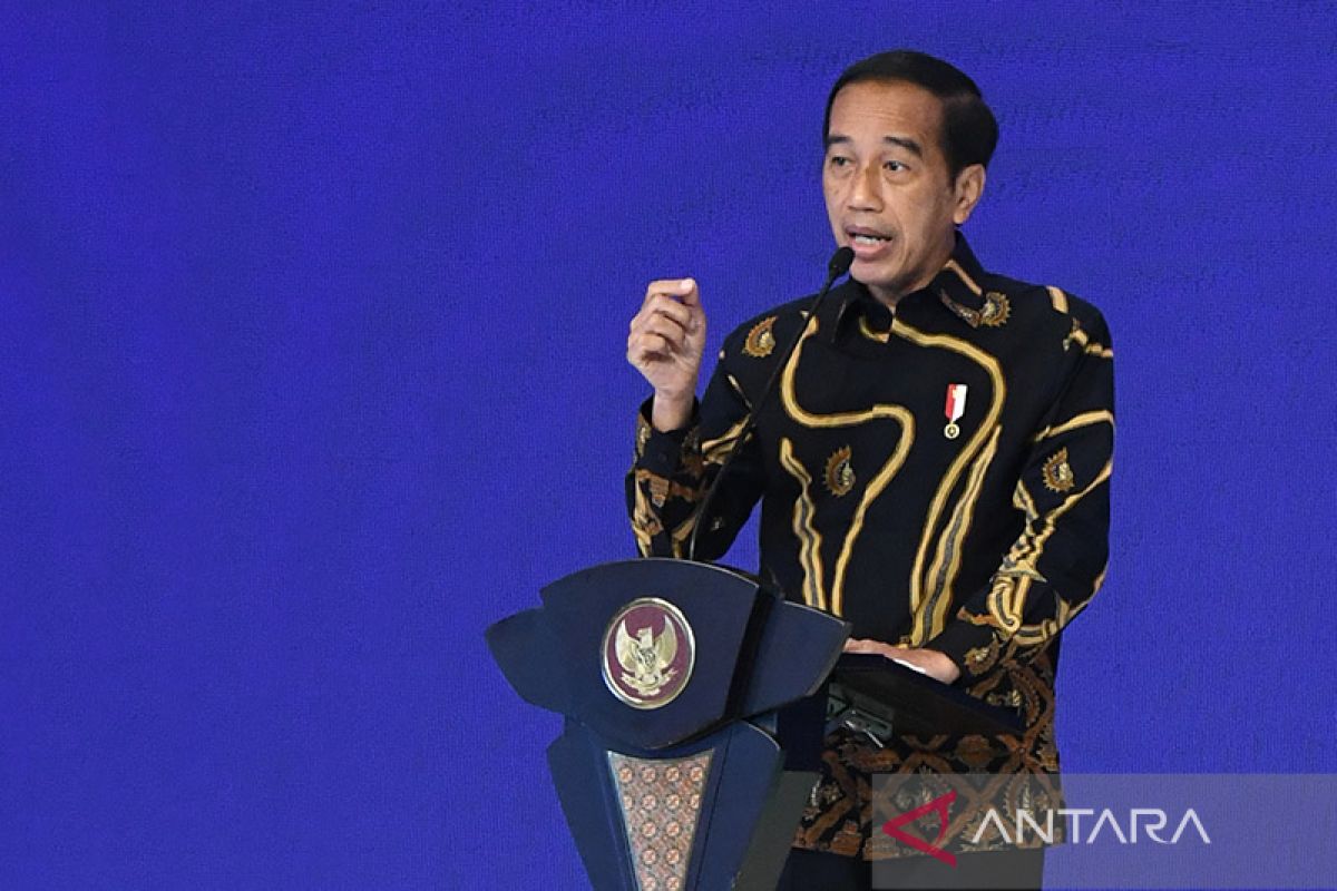 Jokowi minta Menkeu-BPKP awasi 40 persen anggaran untuk produk lokal
