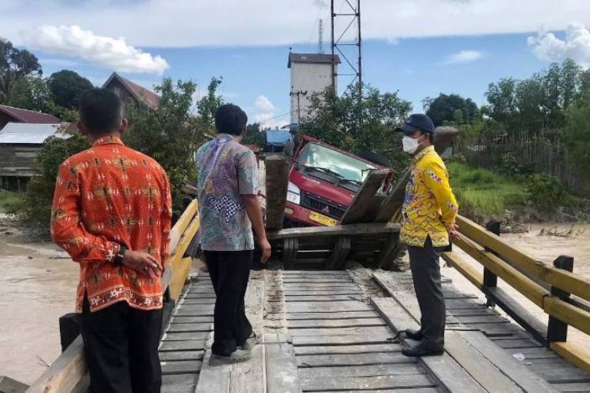 DPU Gumas siap dukung pemerintah desa tangani jembatan ambruk