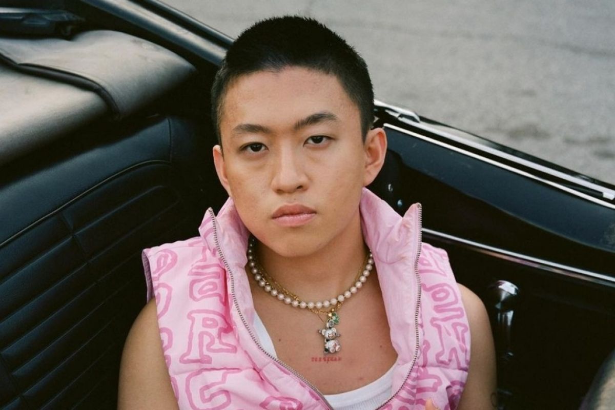 Rich Brian dan NIKI beri sinyal akan tampil di Jakarta