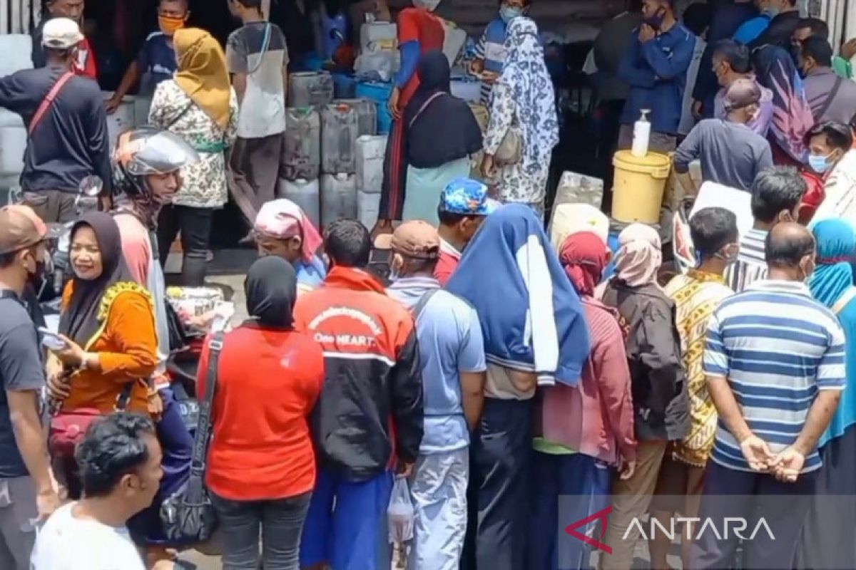 Pemkot Surakarta akan menindak distributor nakal