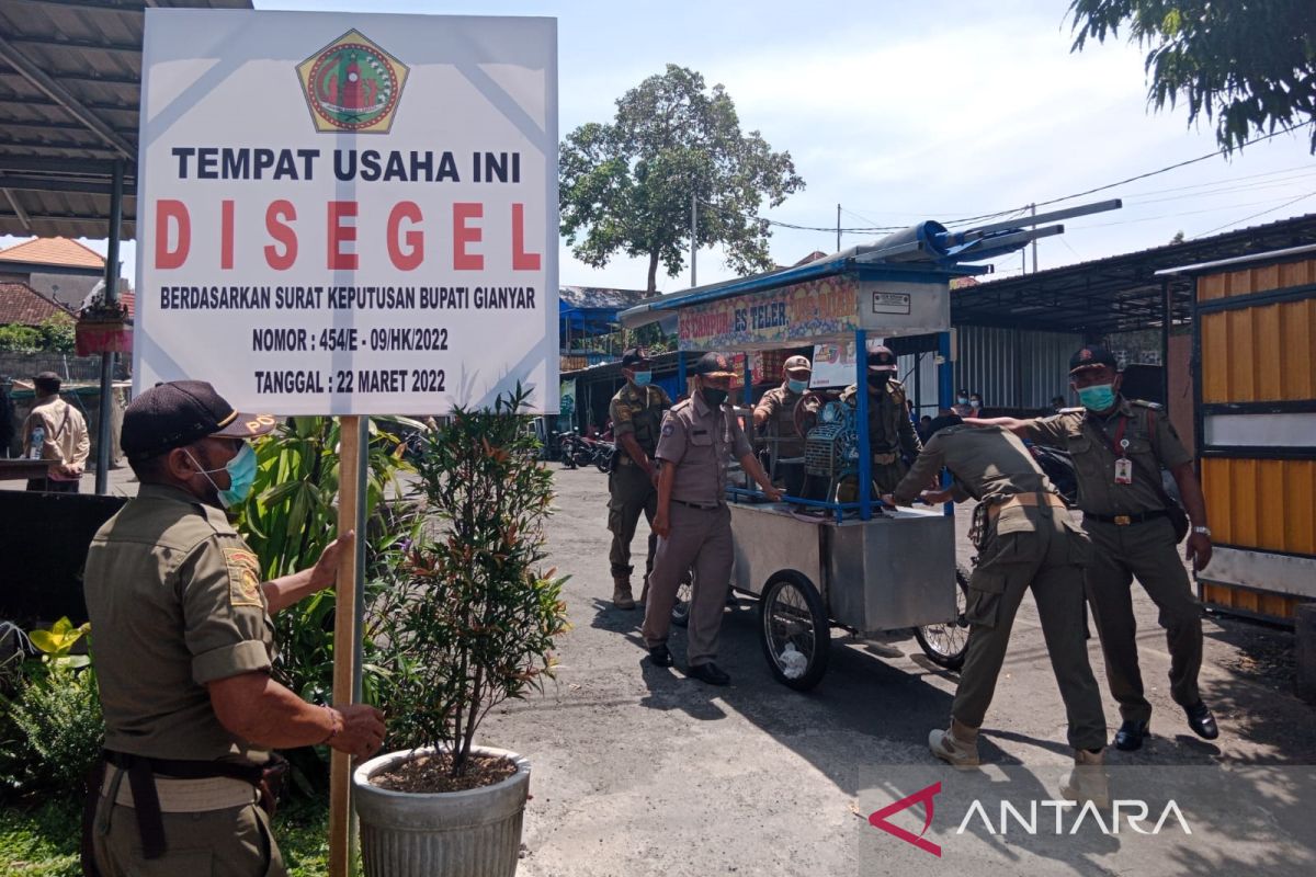 Satpol PP Gianyar segel sentra UMKM 