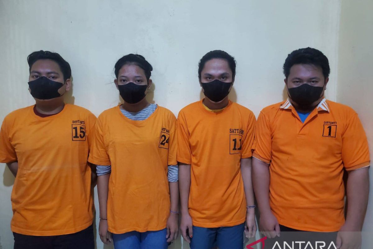 Polda Sulteng tangkap 4 pelaku prostitusi daring anak di bawah umur