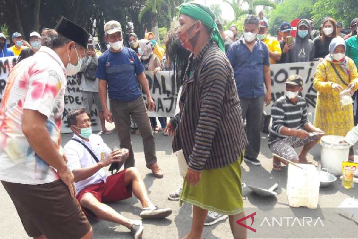 Perajin tahu-tempe mengadu ke DPRD Kabupaten Magelang