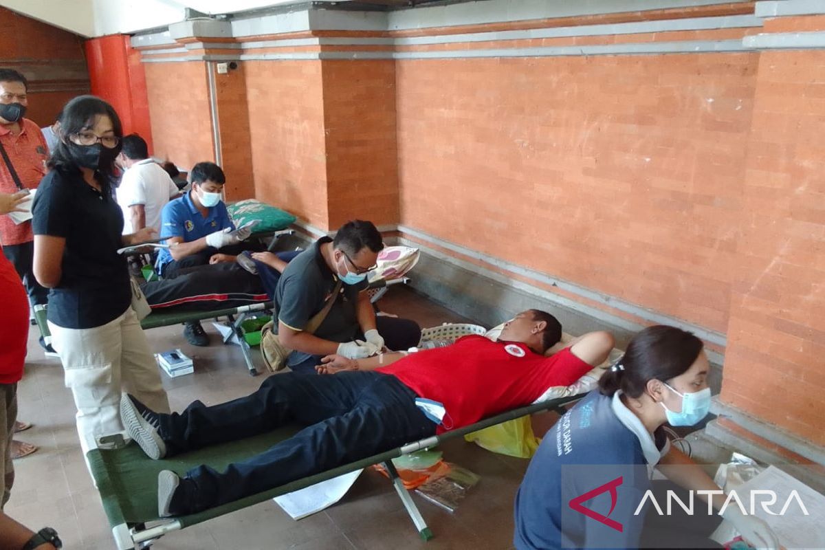 Ratusan ASN ikuti donor darah HUT Ke-418 Kota Singaraja
