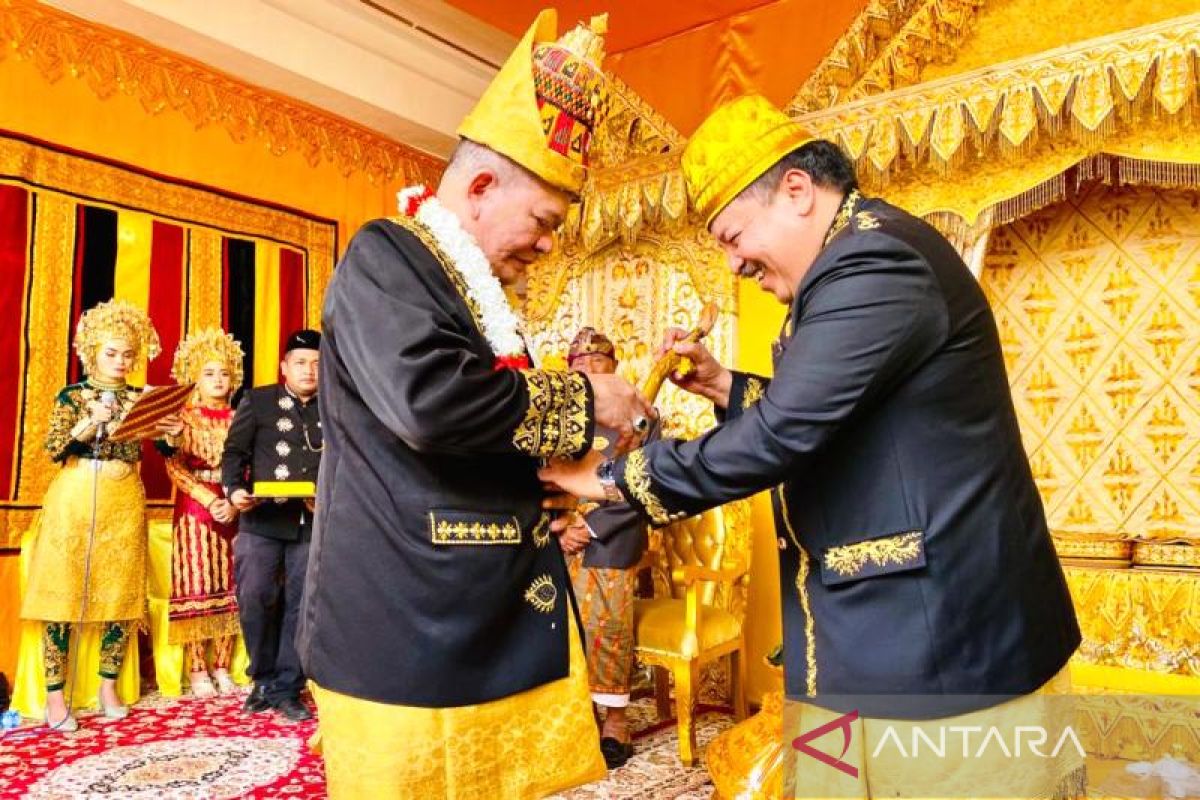 Ketua DPD La Nyalla terima gelar kehormatan Ampon Chik dari Raja Beutong IX Aceh
