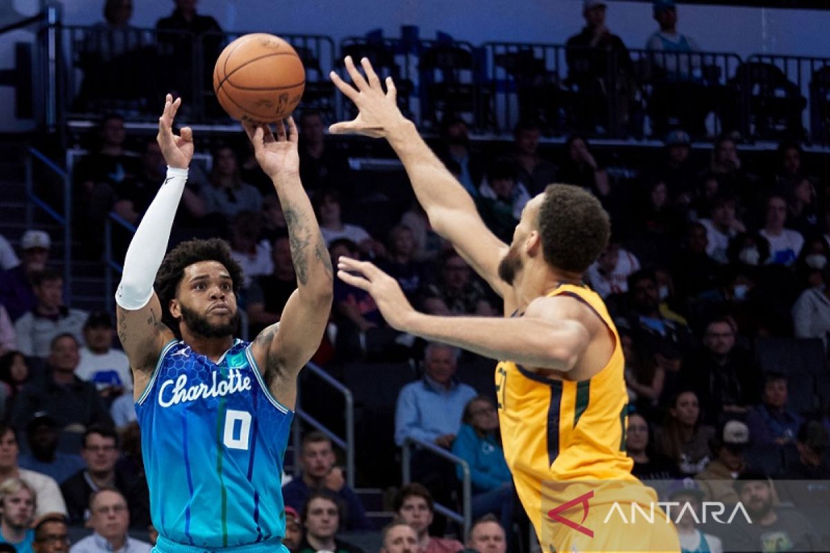 Hornets terus cengkeram zona play-in seusai tundukkan Jazz