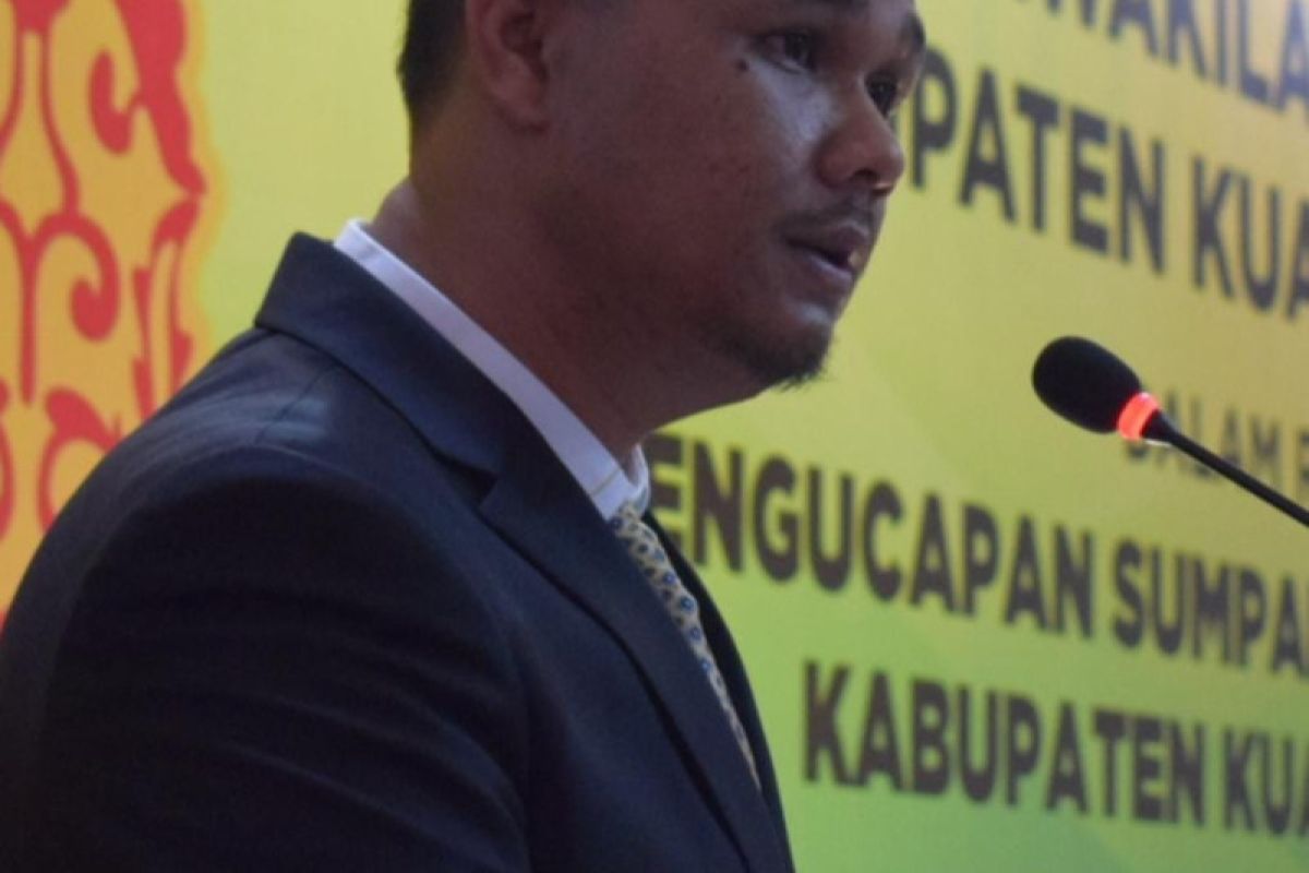 Ketua DPRD Kuansing ingatkan Bupati tak campuri urusan Dewan