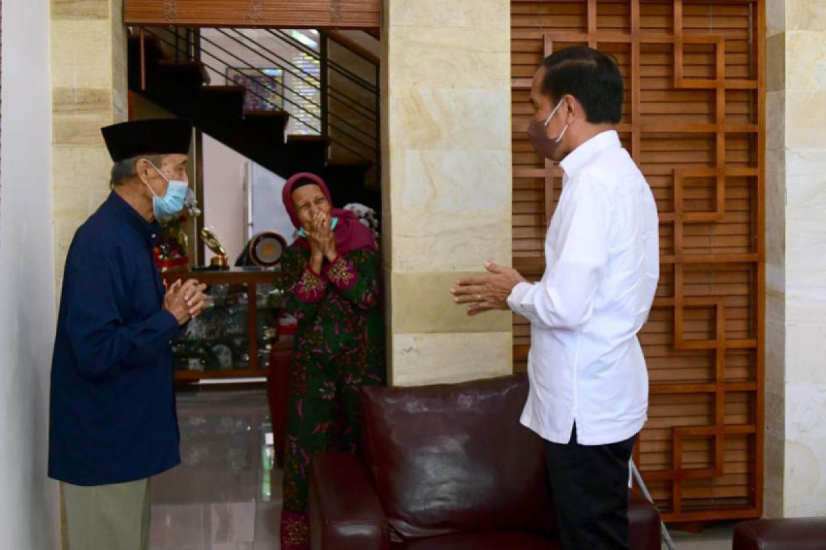 Jokowi jenguk Buya Syafii Maarif, PP Muhammadiyah mengapresiasi