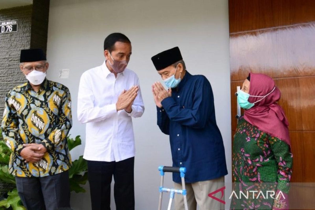 Presiden Jokowi jenguk mantan Ketum PP Muhammadiyah Buya Syafii di Sleman