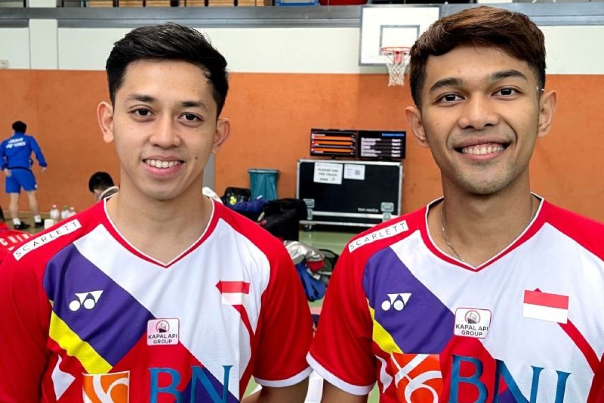 Tim ganda putra Indonesia akan hadapi Malaysia di semifinal Swiss Open
