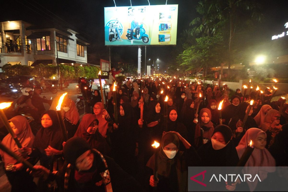 Ribuan muslim di Palu  gelar pawai obor sambut Ramadhan