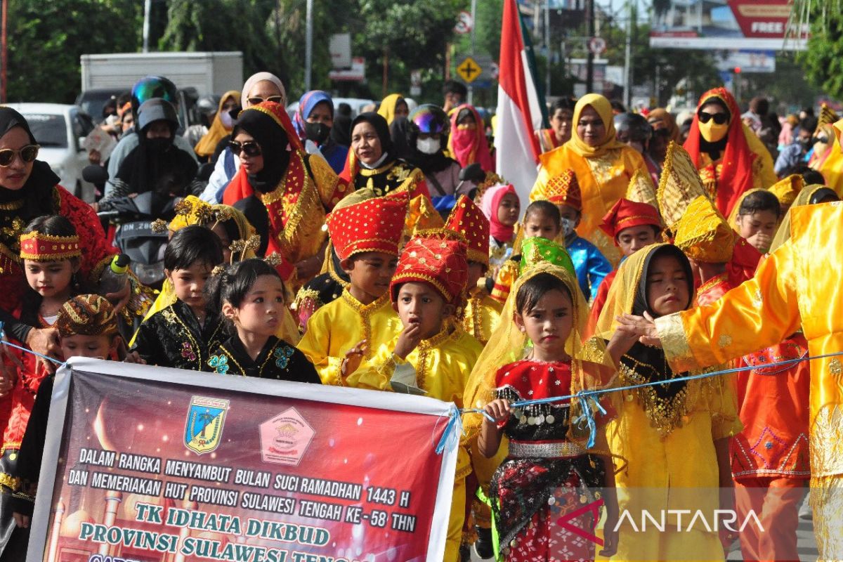 Disdikbud Palu gelar karnaval budaya meriahkan HUT Sulteng ke-58