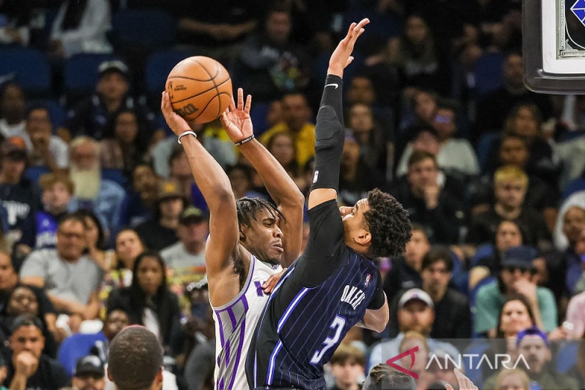 Mitchell berjibaku topang Kings di tengah absennya De'Aaron Fox