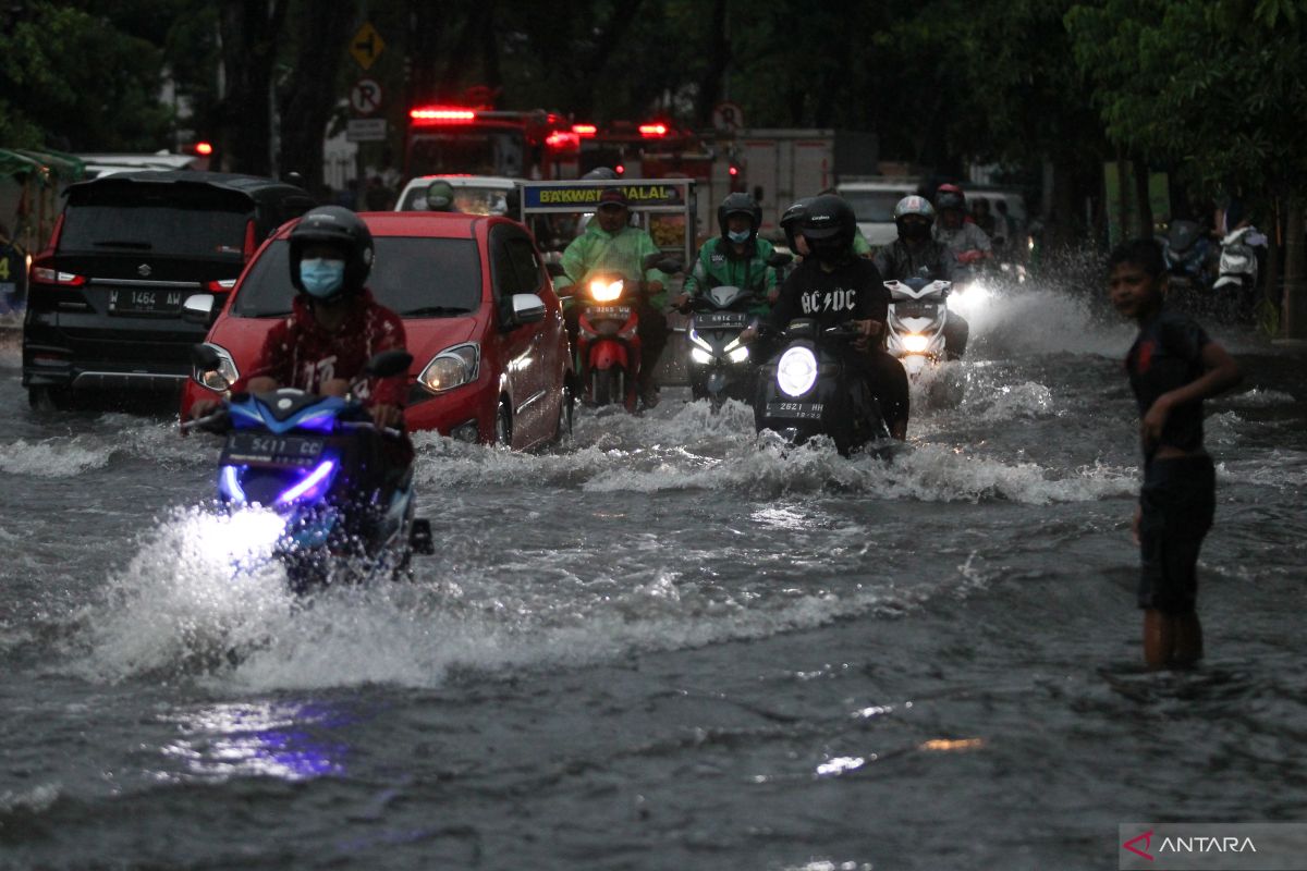 BMKG prakirakan hujan lebat turun di sejumlah provinsi di Indonesia