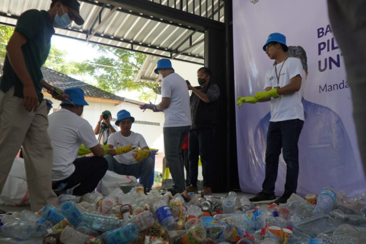 Kementerian BUMN bersama Pegadaian, Jasa Marga dan ITDC luncurkan Program Perdana Bakti BUMN di Mandalika Lombok