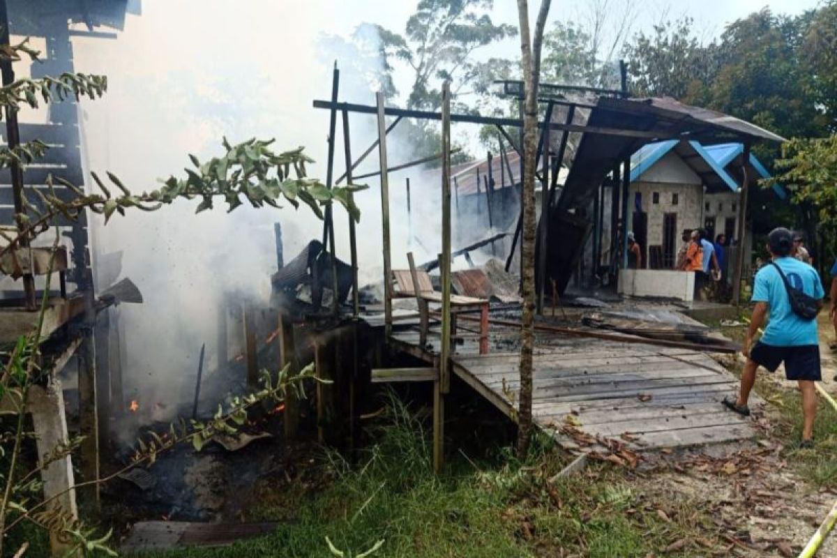 Dua rumah di Gumas terbakar diduga dipicu kompor gas
