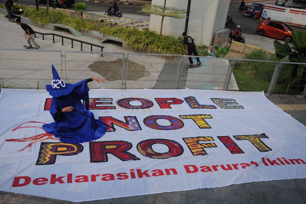 Orasi, puisi dan nyanyian warnai aksi "Global Climate Strike" Jakarta