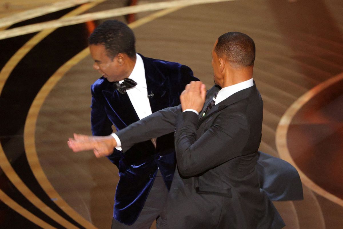 Will Smith tonjok Chris Rock di panggung Oscar