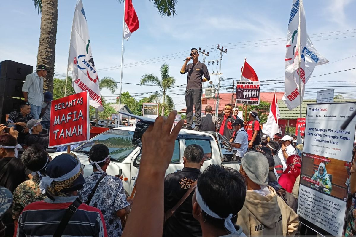 Ratusan warga Ketapang demo terkait dugaan tumpang tindih SHGU