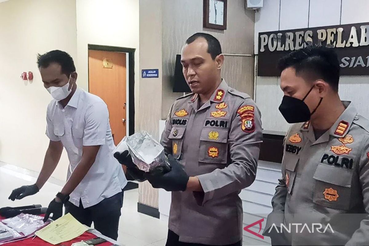 Kriminal kemarin, polisi dikeroyok hingga surat kesehatan palsu