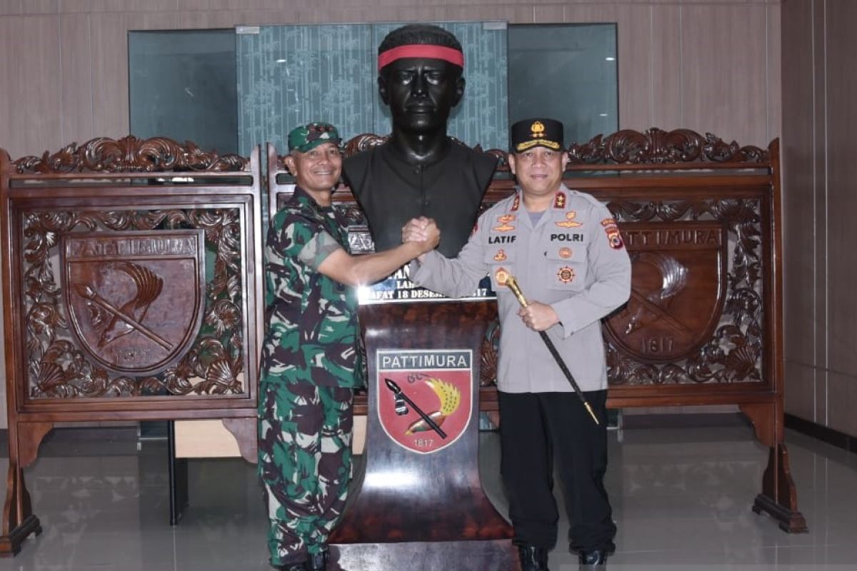 Pangdam XVI bertemu Kapolda Maluku bahas peredaran senjata api ilegal, tegakkan hukum