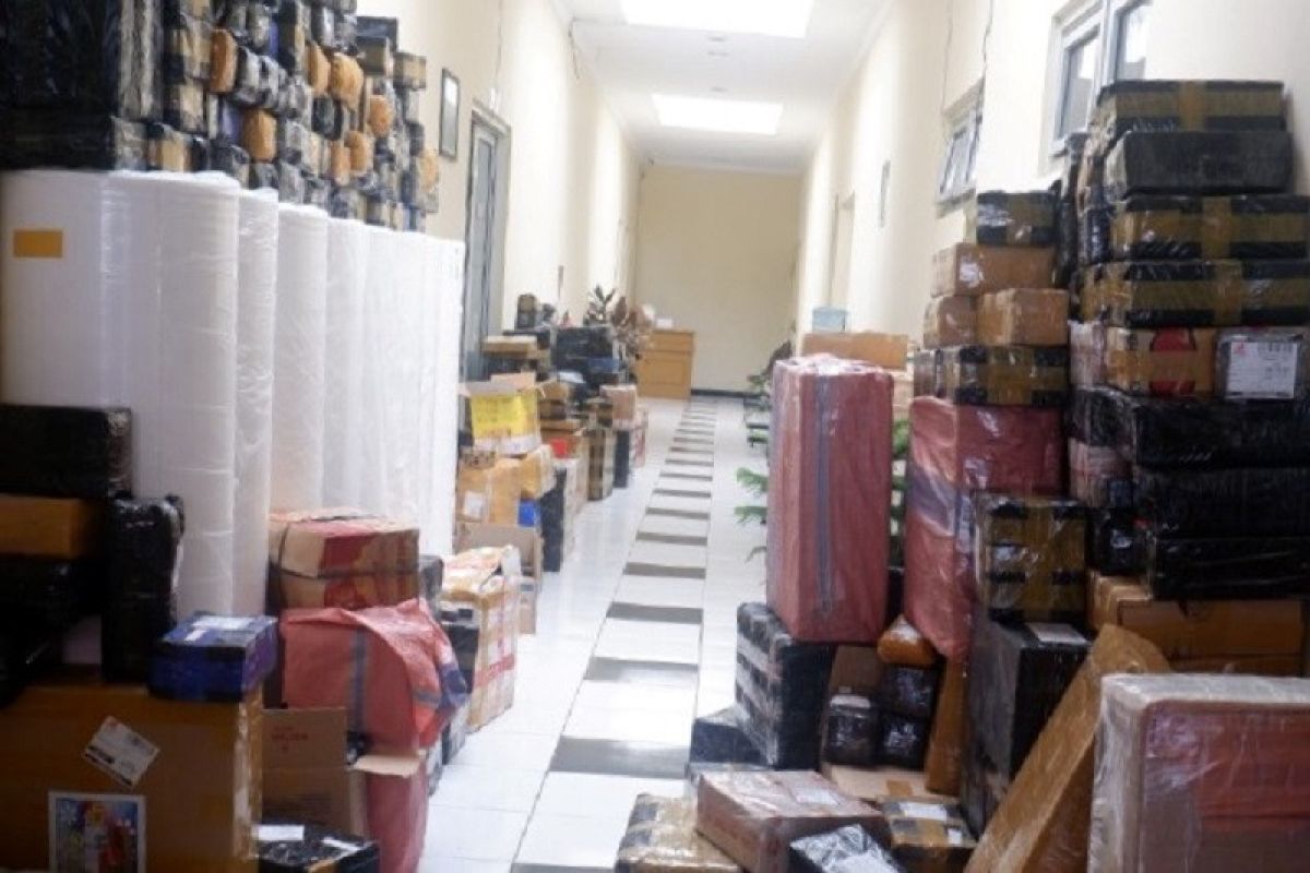 Bea Cukai Kudus kembali sita 895.480 batang rokok ilegal dari "e-commerce"