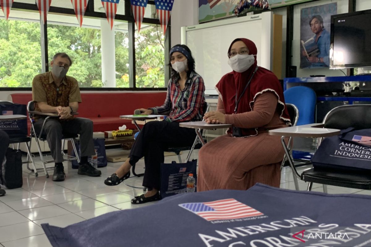 American Corner UMM beri pelatihan konsep pembuatan film dokumenter