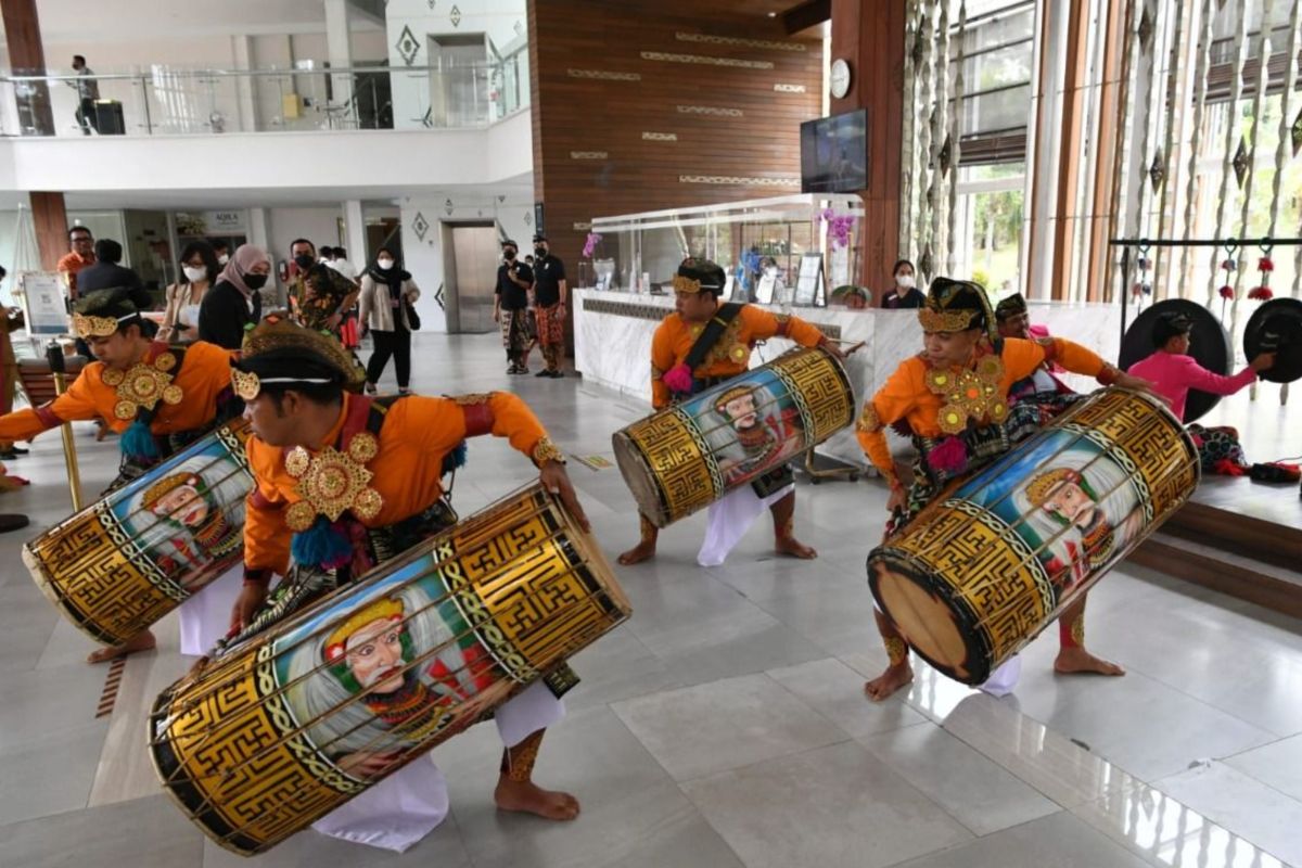 Atraksi gendang beleq iringi pertemuan pertama DEWG G20 di Lombok