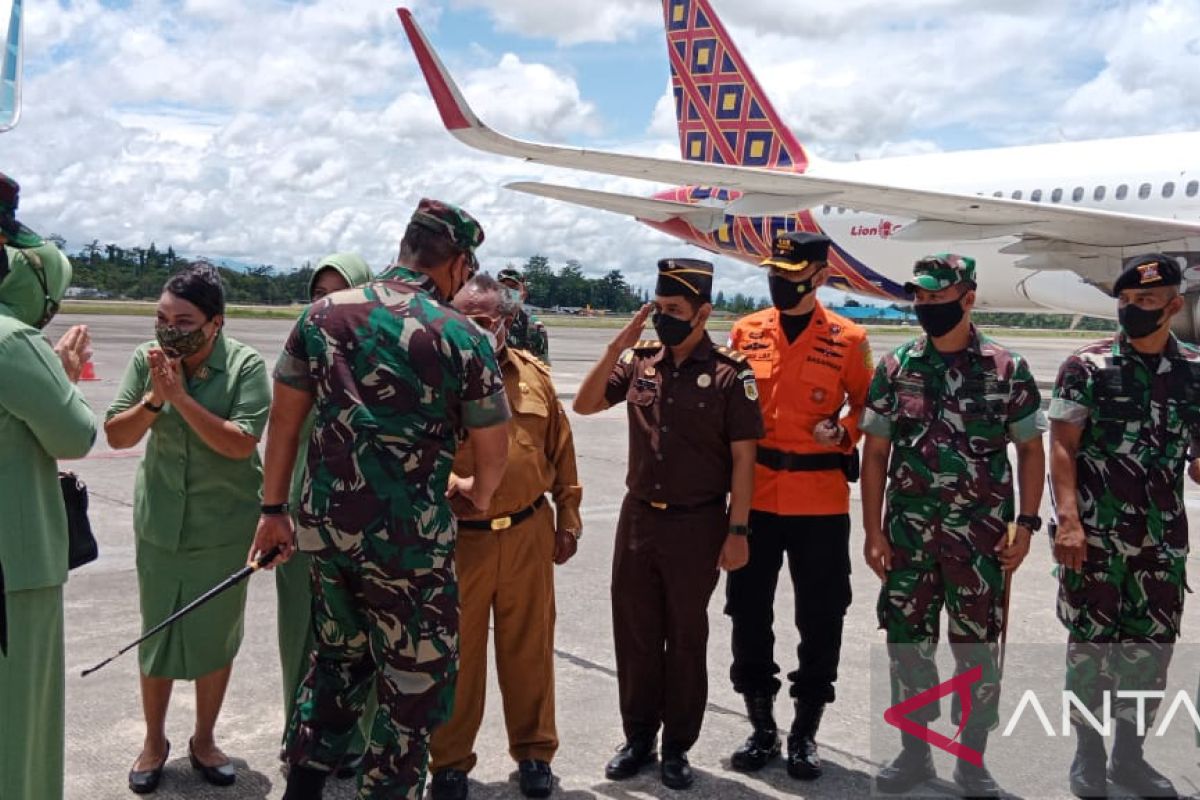 Pangdam XVII/Cenderawasih beri motivasi prajurit di Mimika