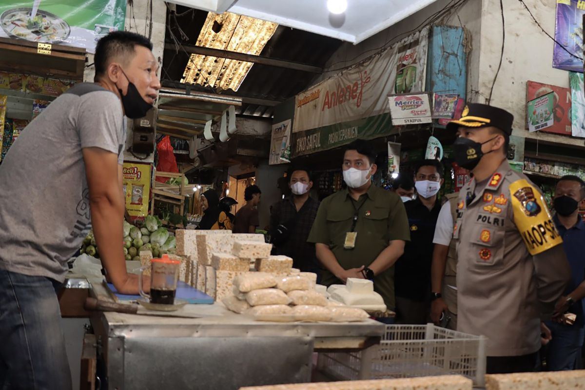 Polres Malang cek ketersediaan minyak goreng di pasar jelang Ramadhan