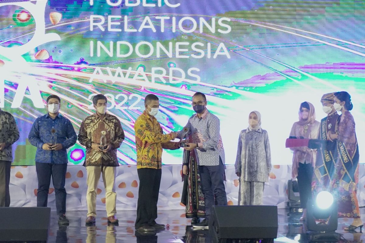 Pelindo Marines terima PR Indonesia Awards 2022