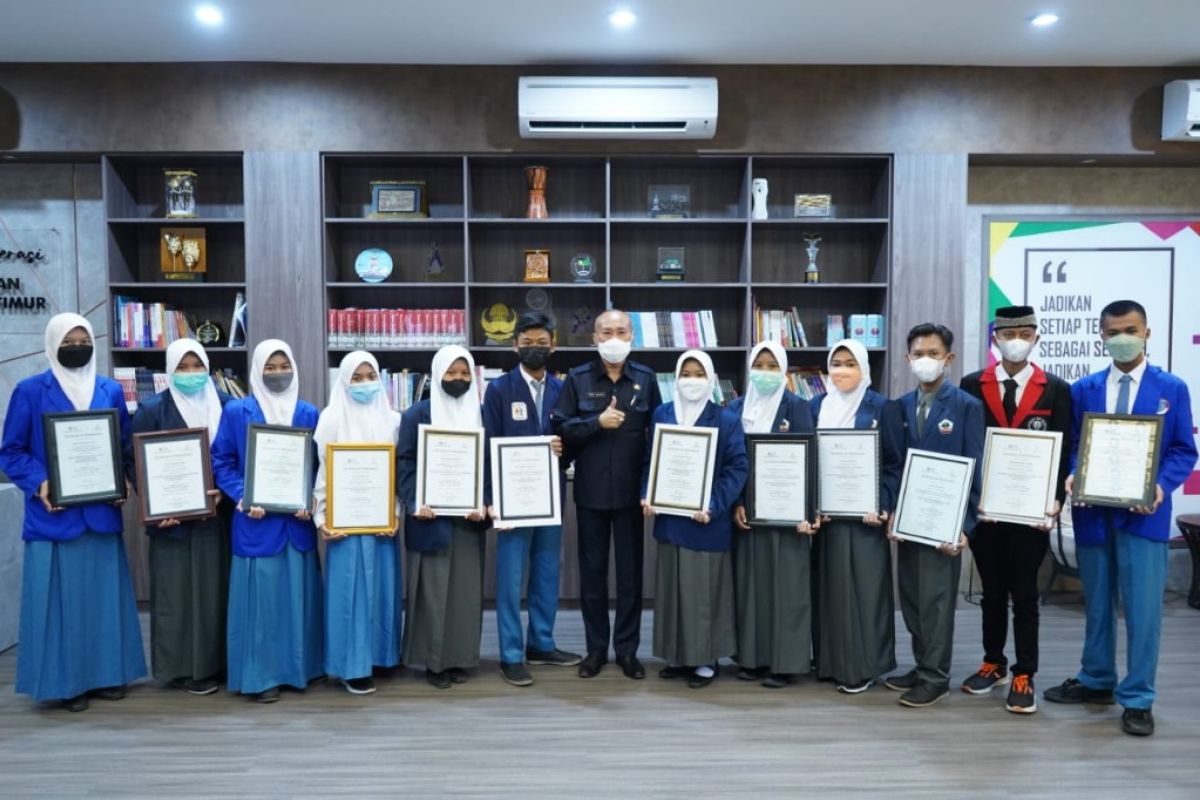 Kolaborasi siswa SMA-SMK Jatim raih penghargaan di tingkat Asia Tenggara
