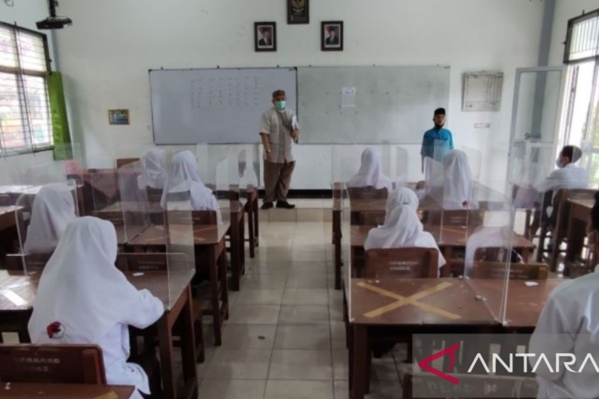 South Sumatra continues to implement limited face-to-face learning