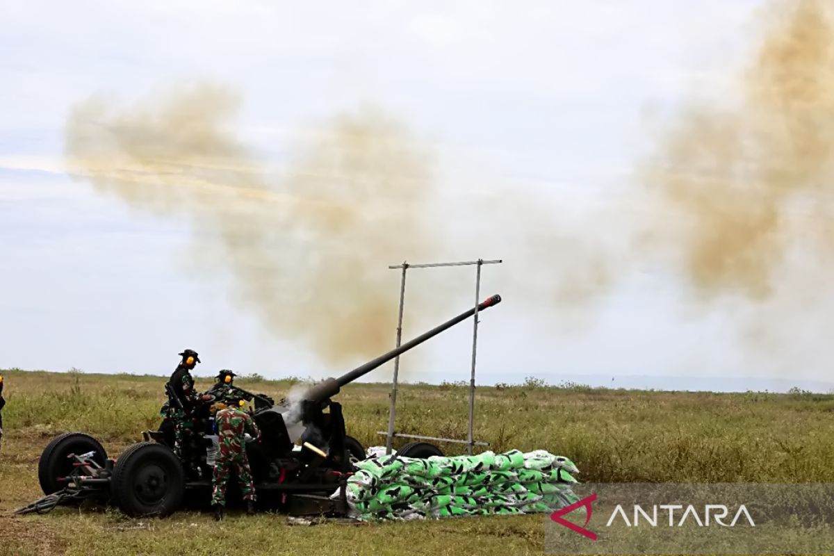 Latihan perang TNI AD di AWR Lumajang untuk tingkatkan profesionalisme