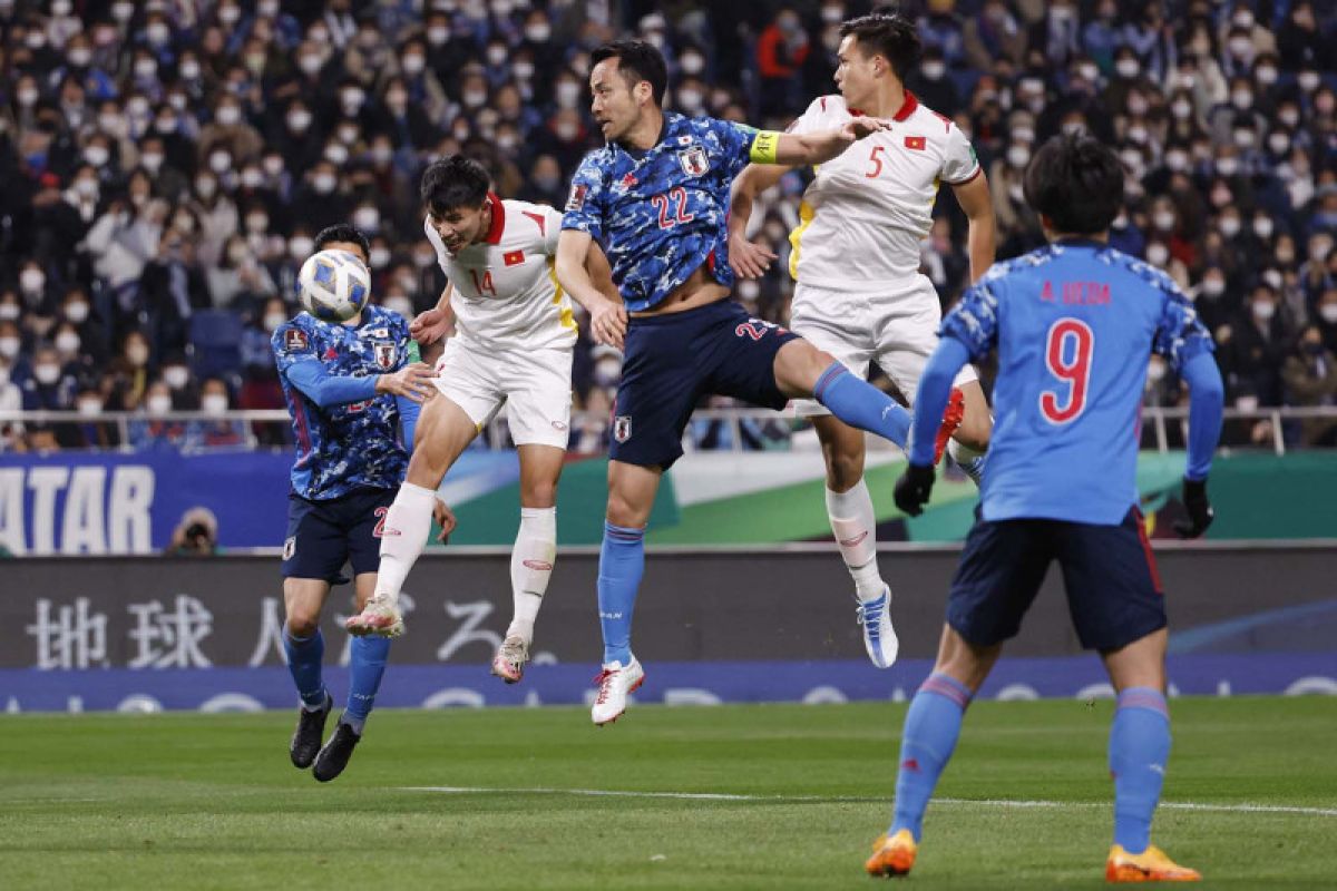 Pelatih Jepang minta timnya berbenah diri usia ditahan imbang Vietnam 1-1,