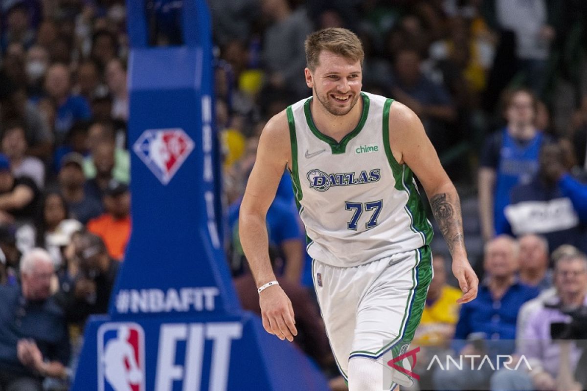 Luka Doncic bawa Mavs raih kemenangan ke-50 saat kalahkan Pistons