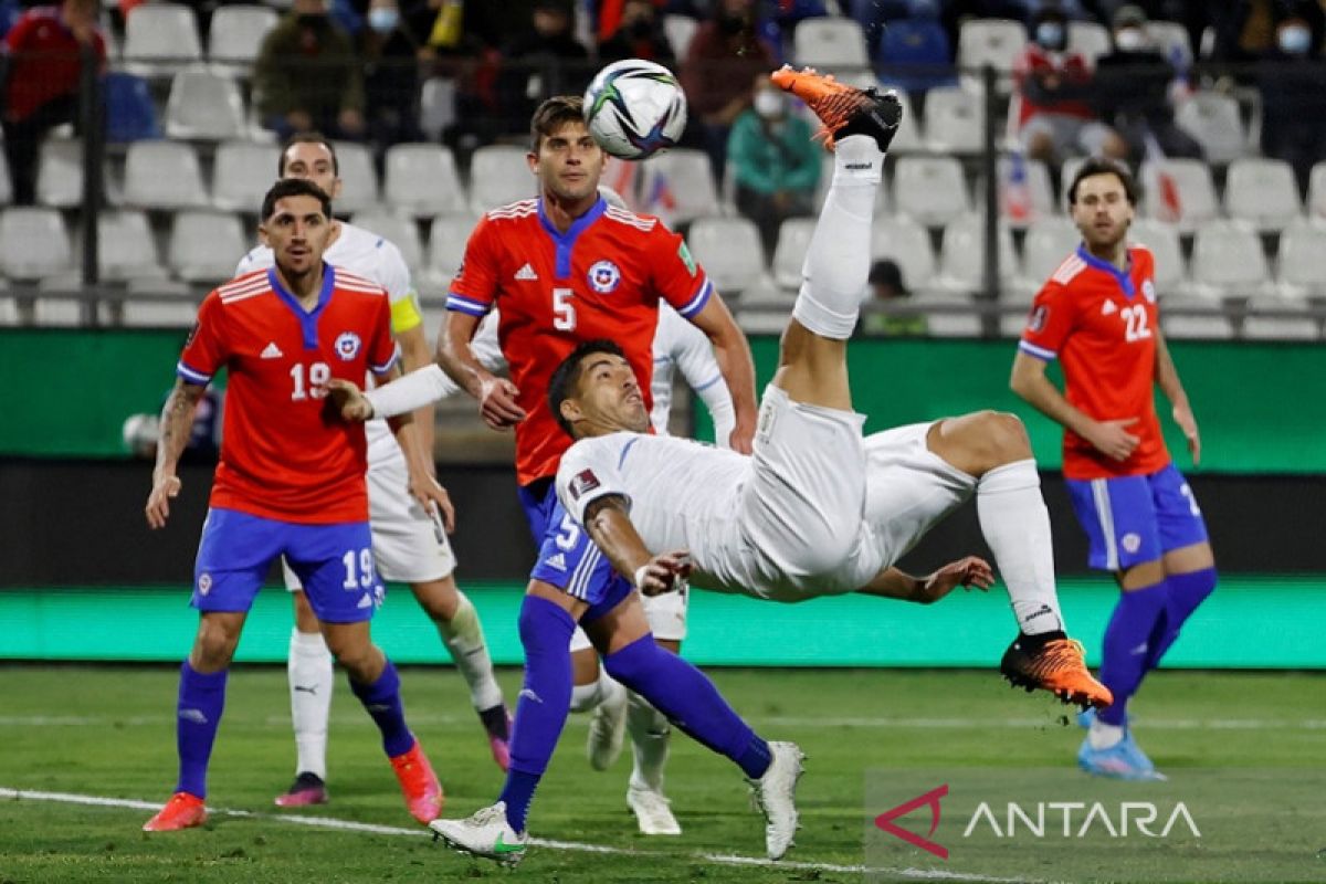 Luis Suarez lampaui rekor gol Lionel Messi pada kualifikasi Piala Dunia