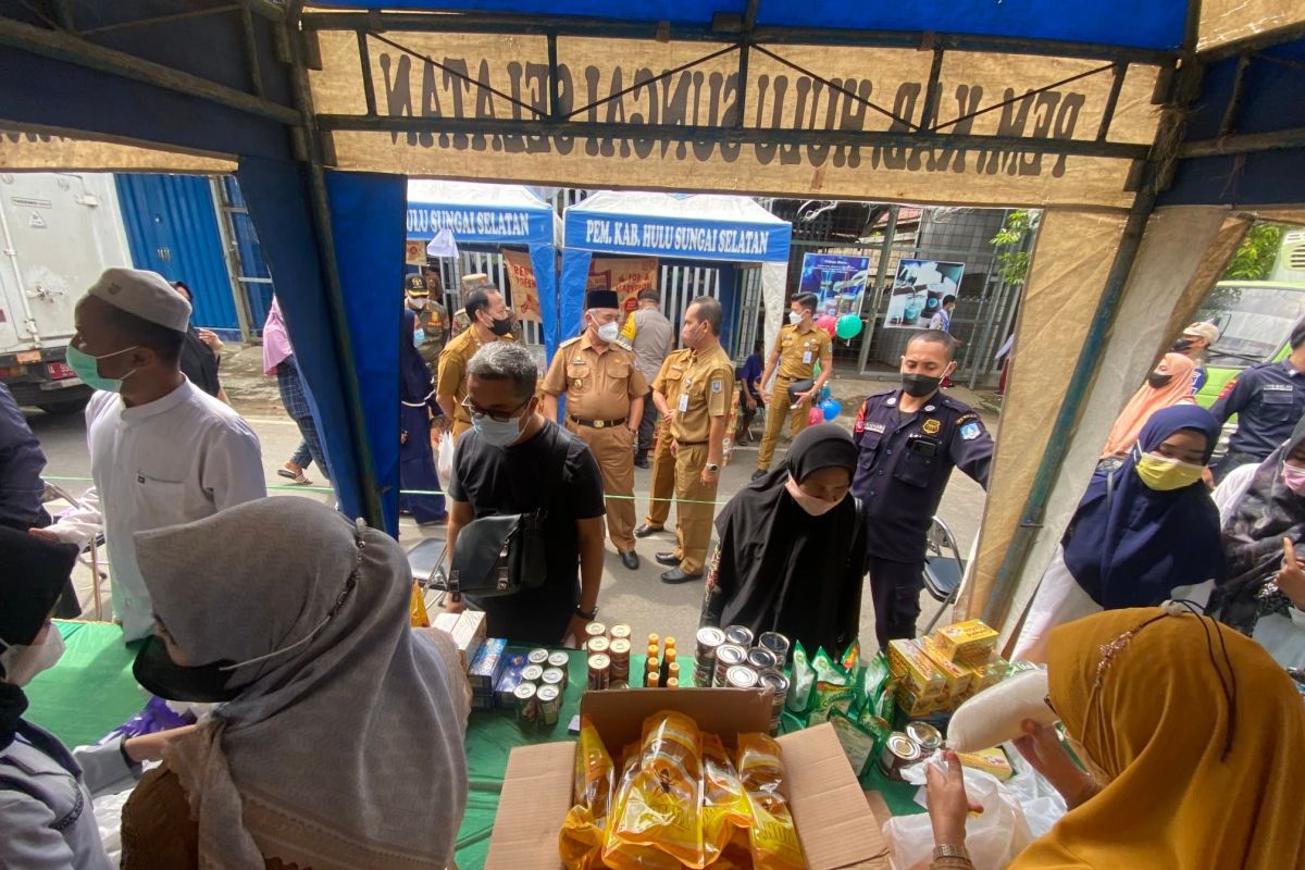 Bazar sehati pasar pangan murah Pemkab HSS untuk pengendalian inflasi