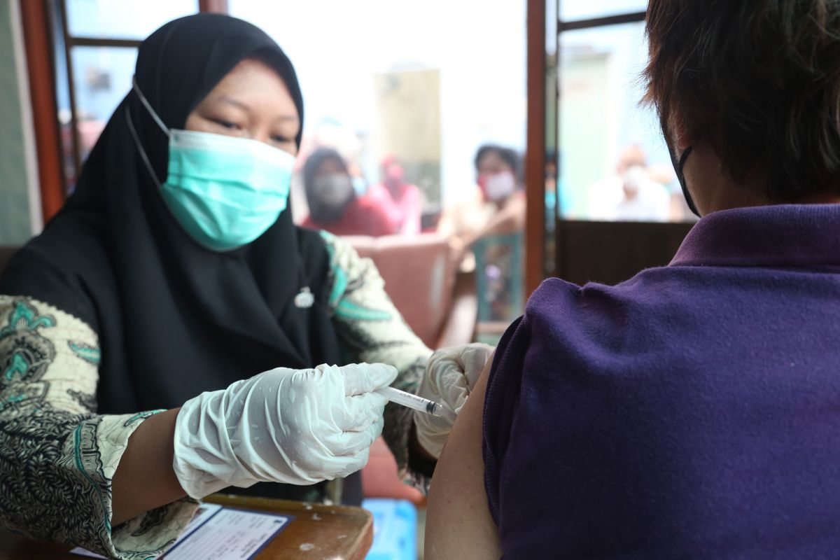 Vaksinasi booster di Kota Surabaya digencarkan jelang mudik Lebaran