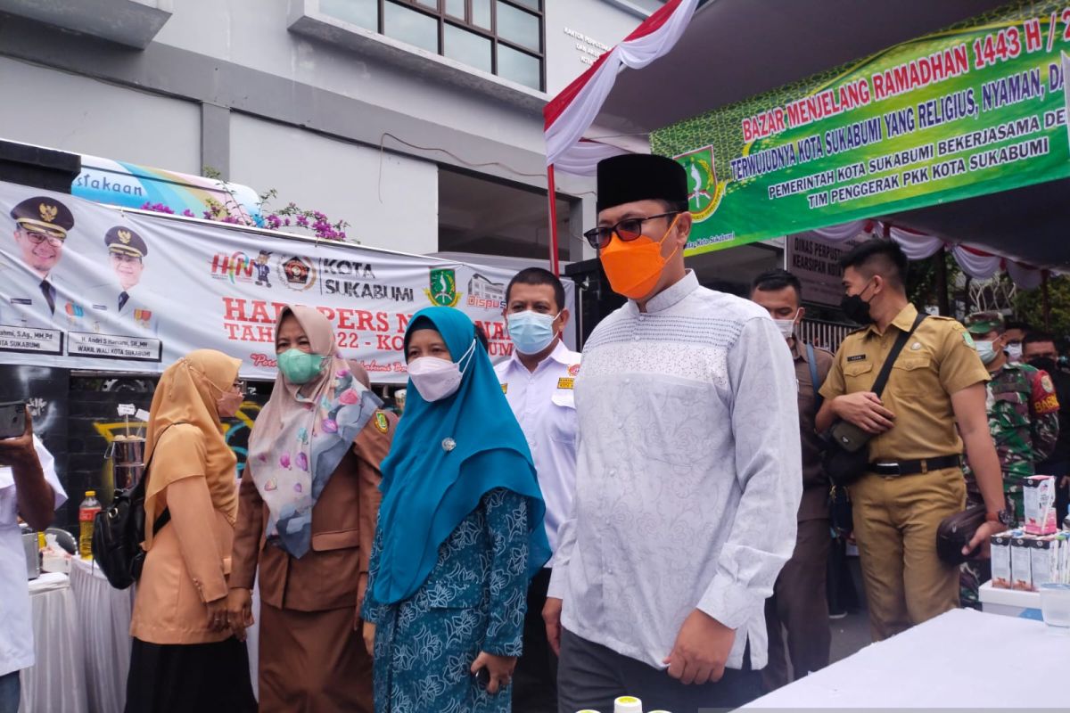 Pemkot Sukabumi kerahkan distributor jual minyak goreng dengan harga terjangkau