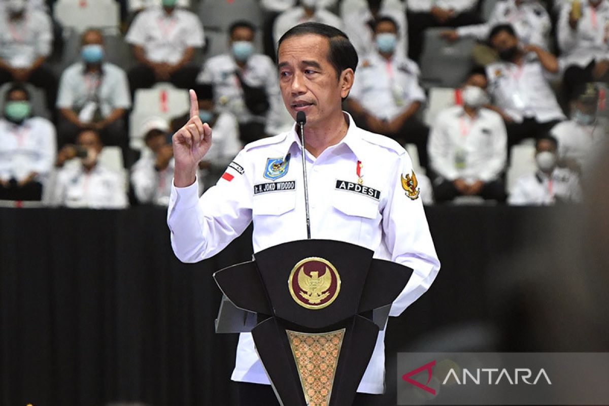 Presiden Jokowi tegaskan semua pihak harus menaati konstitusi