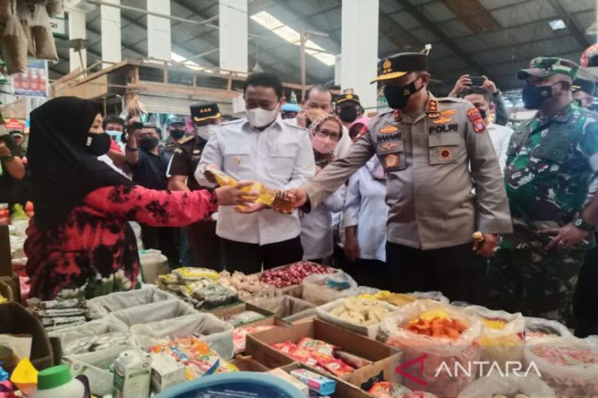 Central Kalimantan Police chief assures of staple goods availability