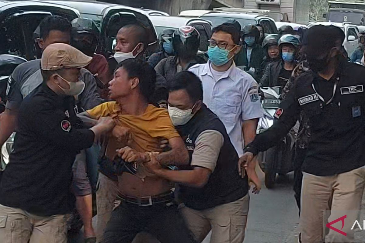Dinsos Jakarta Timur tangkap dua pengemis pura-pura buta