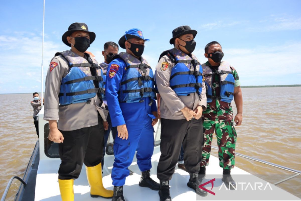 Polres Tanjabtim dan TNI gelar patroli perairan pesisir Jambi
