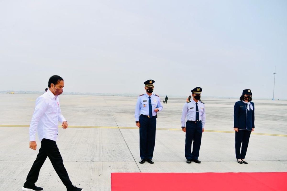 Presiden Jokowi ke Yogyakarta tinjau fasilitas di Candi Borobudur