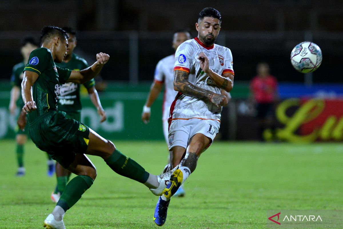 Borneo FC redam ambisi Persebaya Surabaya 2-1