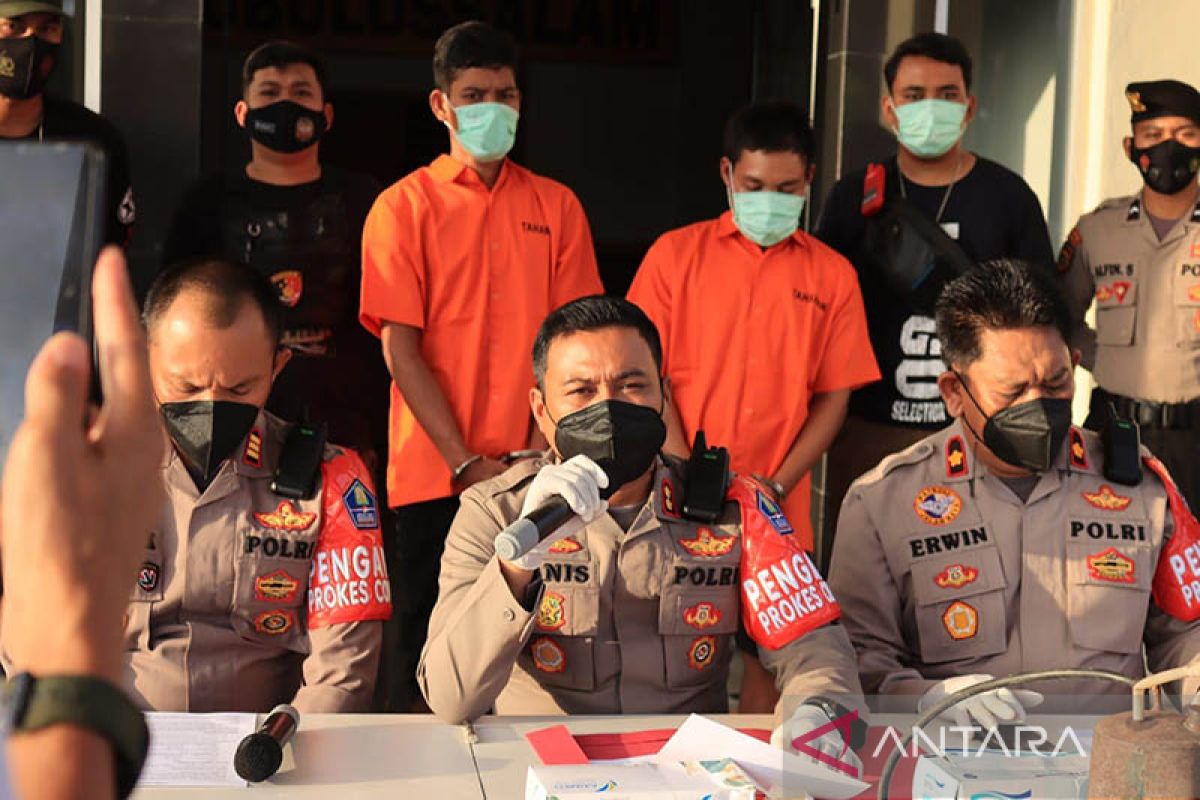 Bobol rumah warga, dua pencuri diciduk